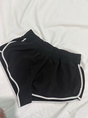 🖤 OFFLINE by Aerie Real Me Flowy Shorts — Black & White | Size XS 🖤